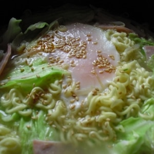 主婦のひとりランチに野菜塩ラーメン